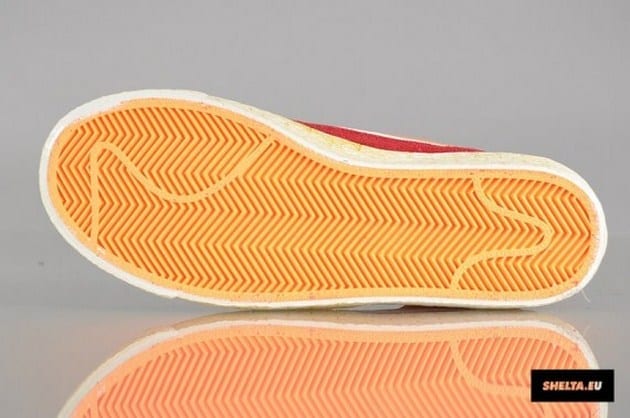 Nike WMNS Blazer High Suede Vintage - Scarlet Fire-3