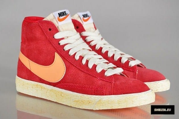 Nike WMNS Blazer High Suede Vintage - Scarlet Fire 1