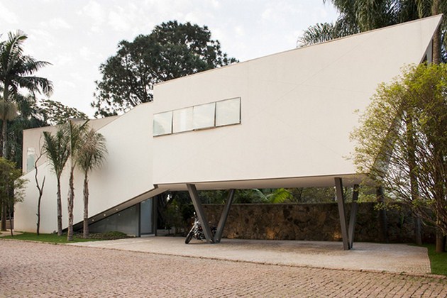 Offset House - asymetryczny dom w Brazylii 1