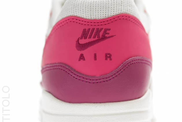 555284-104 Nike Wmns Air Max 1 Vintage-Sail-Sport Fuchsia-Pink Force-3