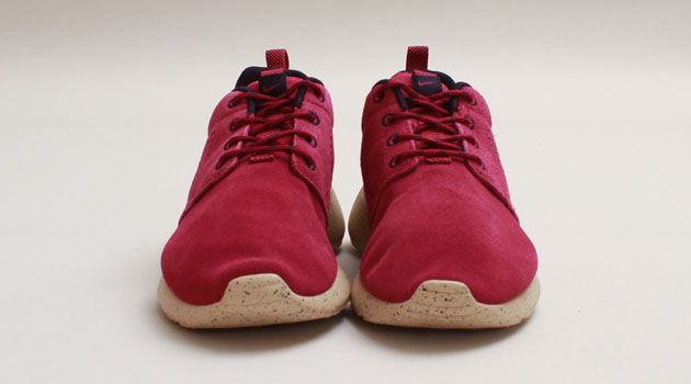 Nike WMNS Roshe Run Suede-Raspberry Red-2