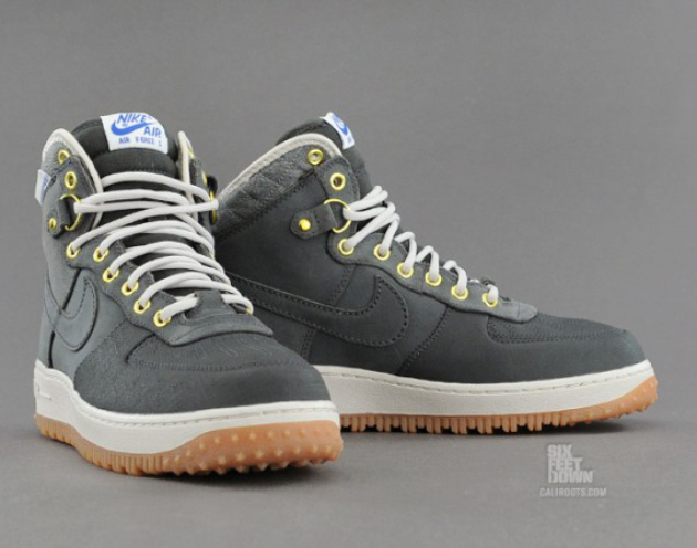 nike-air-force-1-duckboot-anthracite-gum-4-570x449