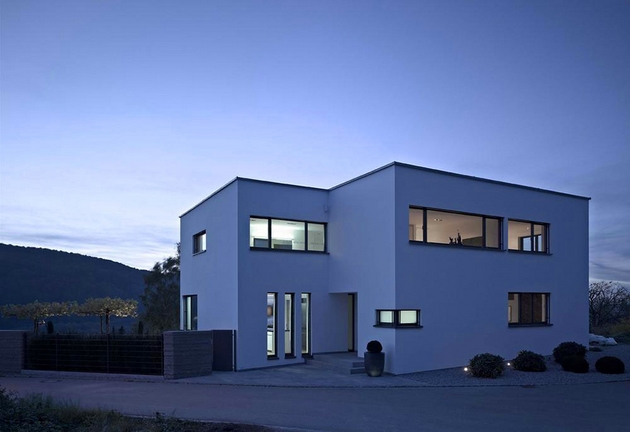 Prosty i nowoczesny dom w Ahlen Niemcy-1