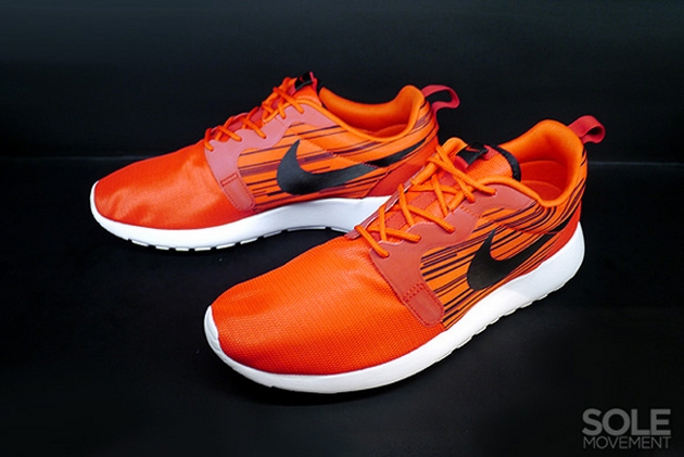 Nike Roshe Run Hyperfuse-Atomic Red-Black-2