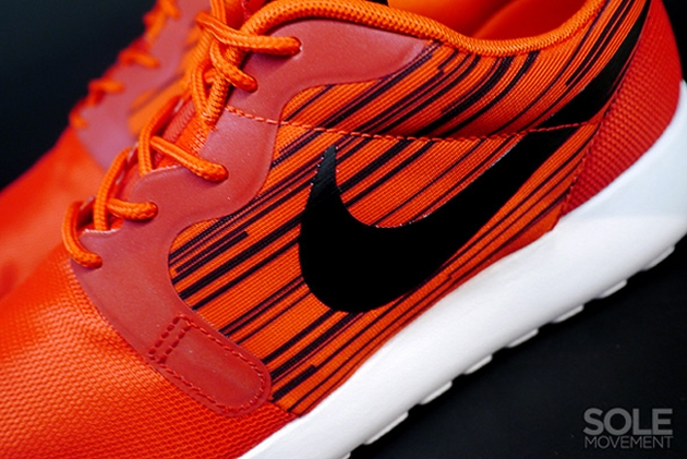 Nike Roshe Run Hyperfuse-Atomic Red-Black-4