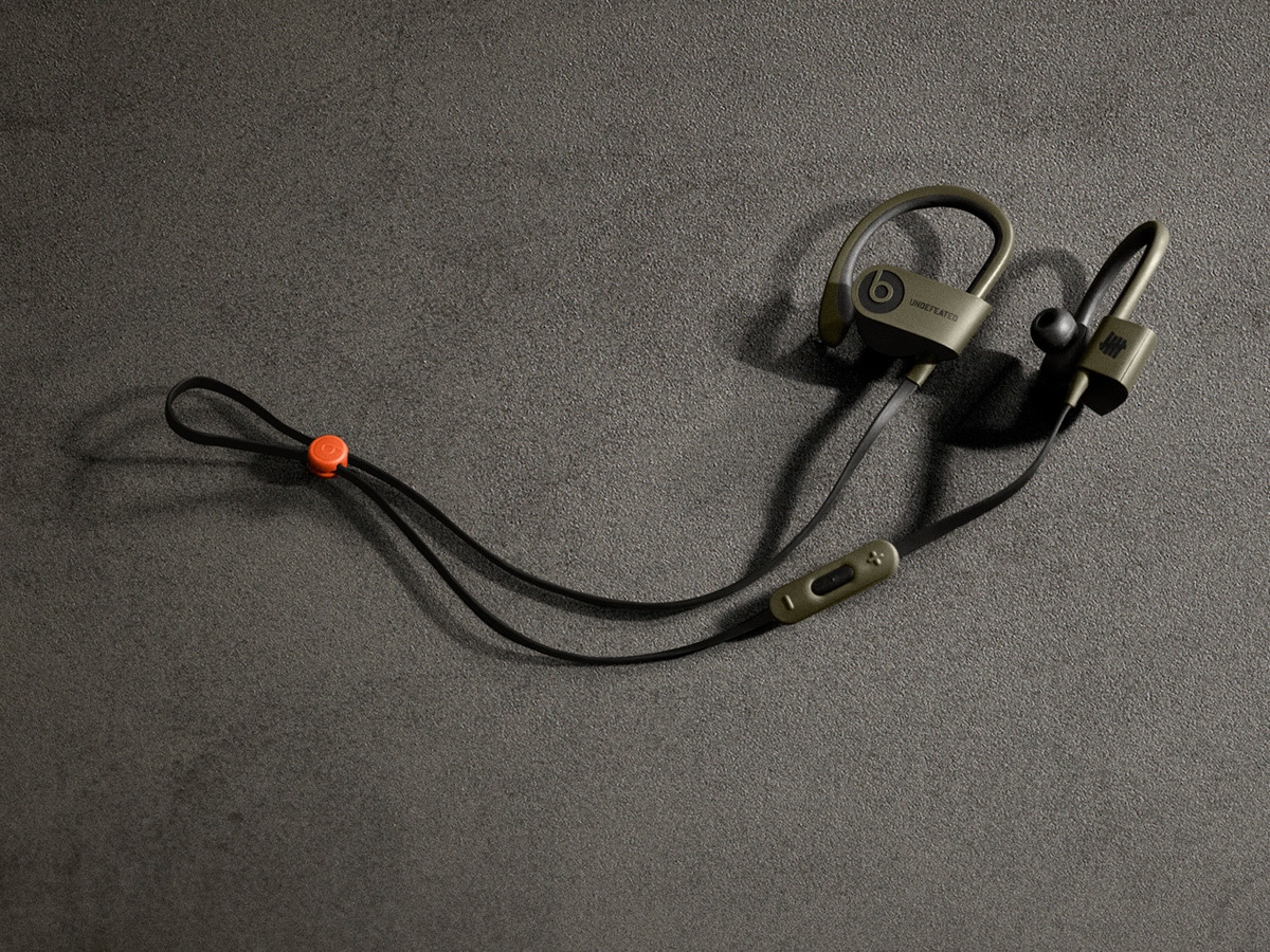 Sluchawki Undefeated x Beats by Dre-Powerbeats2 Wireless-1