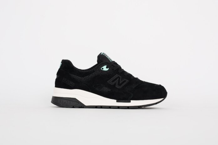 New Balance 1600 - Black / White - Turquoise