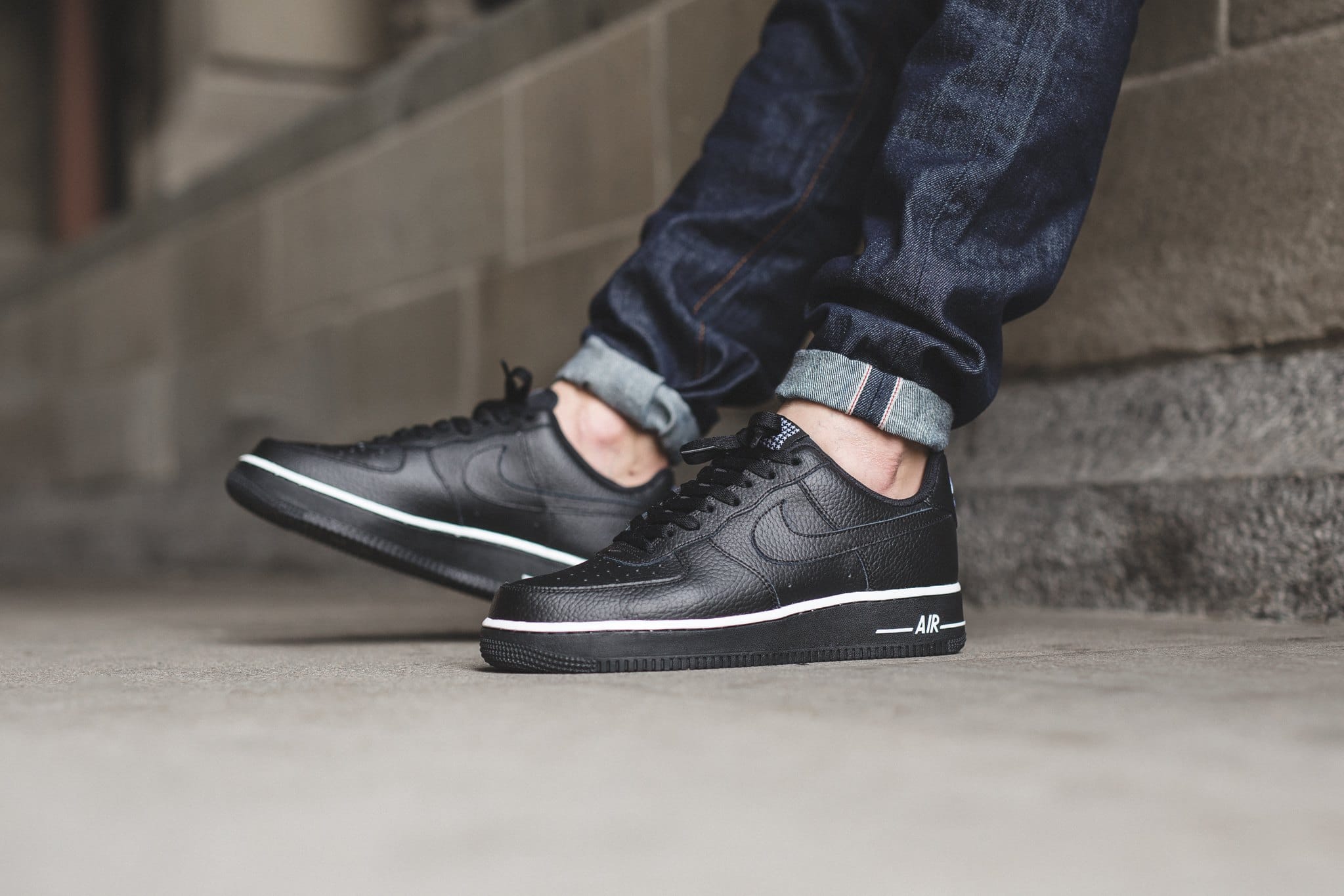 NIKE AIR FORCE 1 LOW STAR-BLACK-BLACK-1