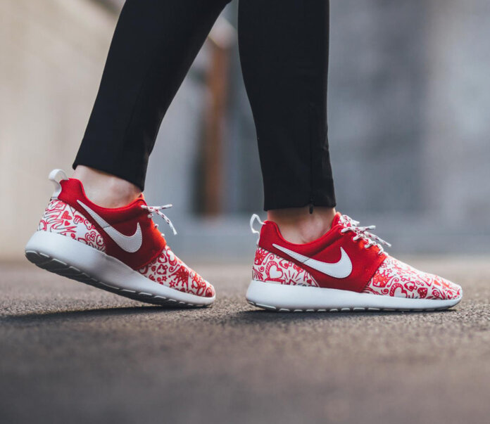 Nike Roshe One Print-Valentines Day 2016