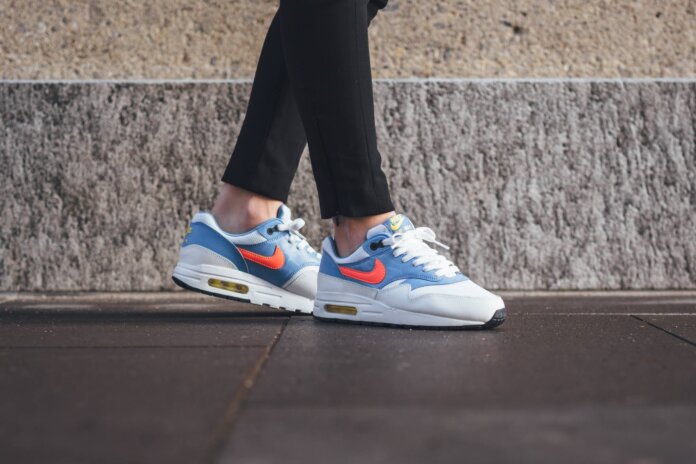 Nike Air Max 1 GS - White / Bright Mango - Blue / Canary