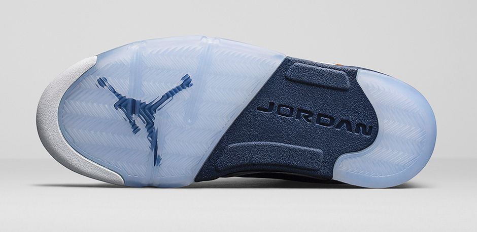 AIR JORDAN V LOW-DUNK FROM ABOVE-1