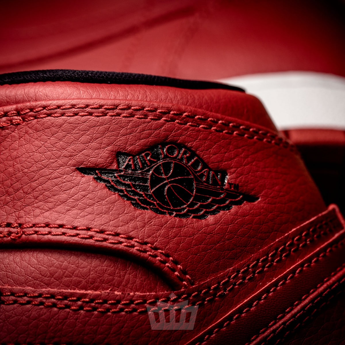 Air Jordan I GS-Black-Varsity Red-White-3