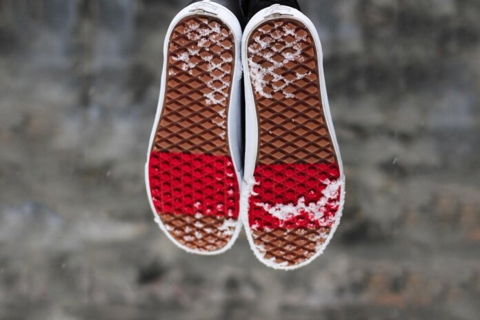 Raised by Wolves x Off The Hook x Vans - Zajawka