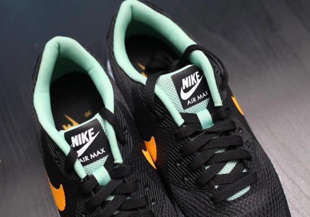 nike-air-max-90-ultra-essential-safari-3