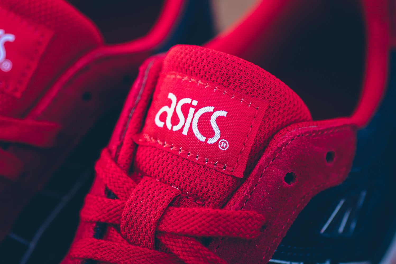 Asics_Gel_Respector_Navy_Red_Snekaer_POlitics_hypebeast_6
