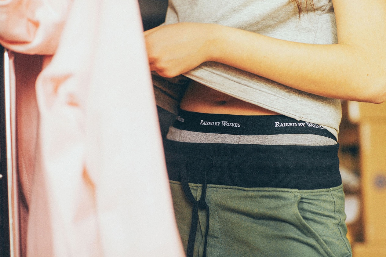 LOOKBOOK RAISED BY WOLVES (WIOSNA-LATO 2016)-12