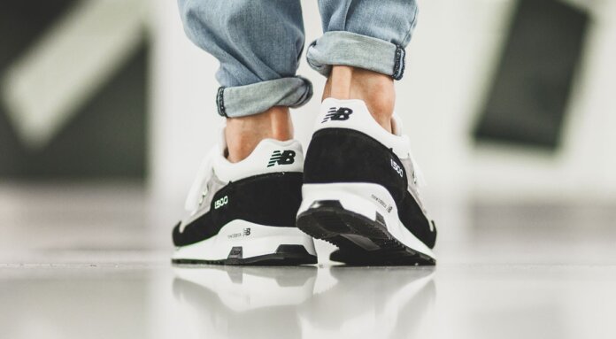 NEW BALANCE 1500-BLACK-GREY