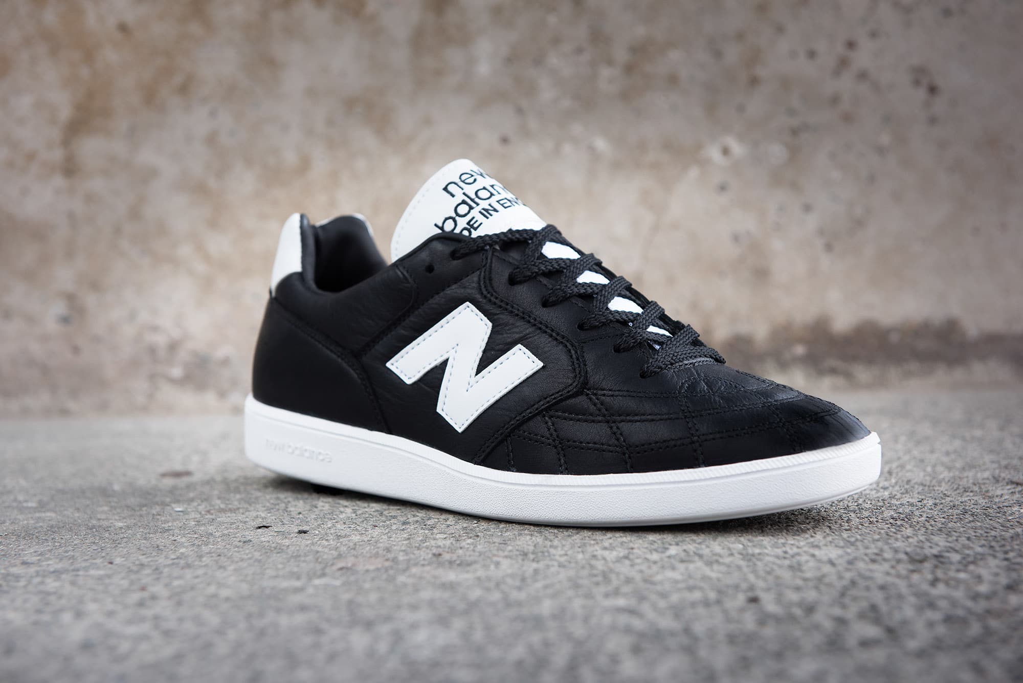 Liverpool unveils first New Balance soccer kit - The Boston Globe