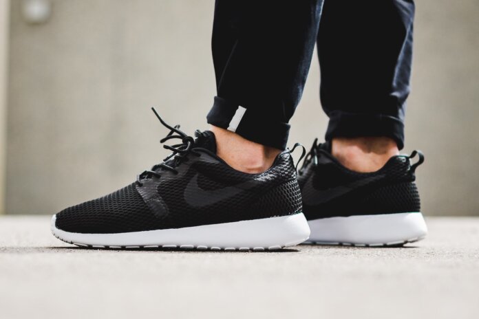 Nike Roshe One Hyperfuse Breathe - Black / Black - White