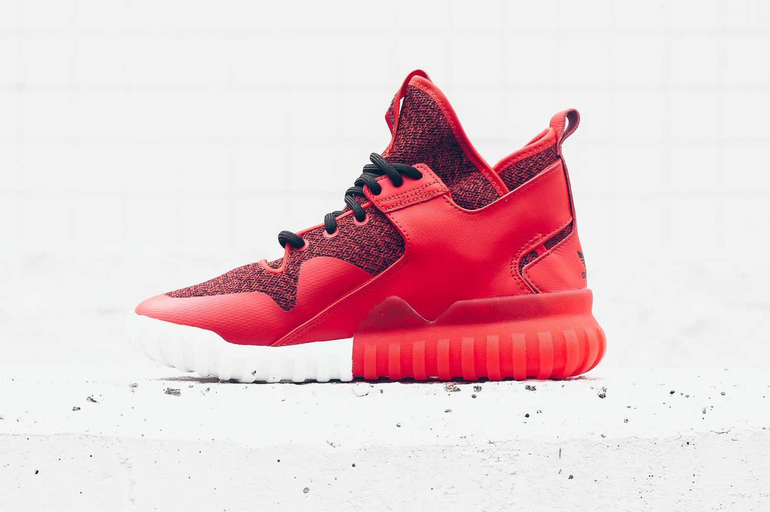 Adidas_Tubular_X_Red_WHite_Black_Snreaker_POlitics_Hypebeast_-10