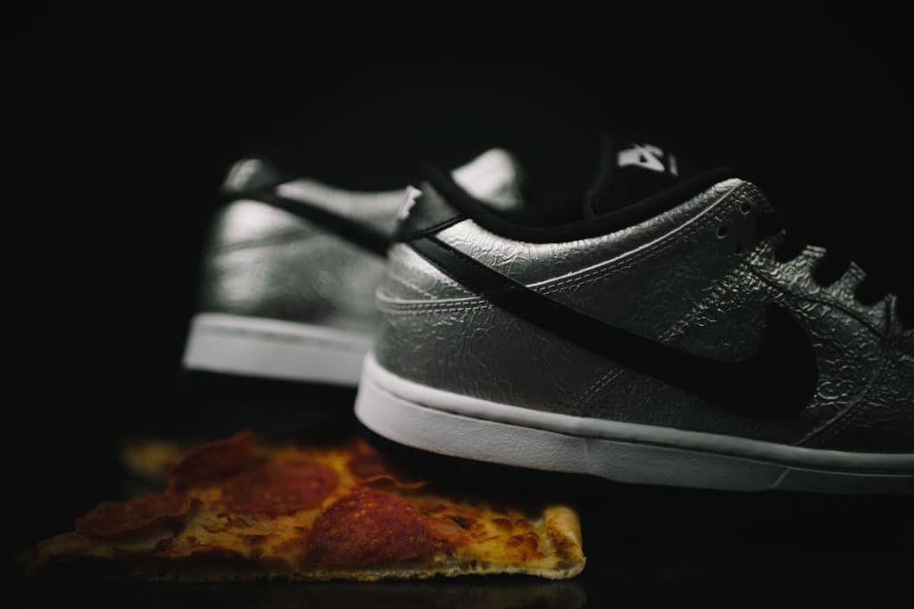 Nike_DunkLowPremiumSB_metallicsilverBlkWhite_4_1024x1024