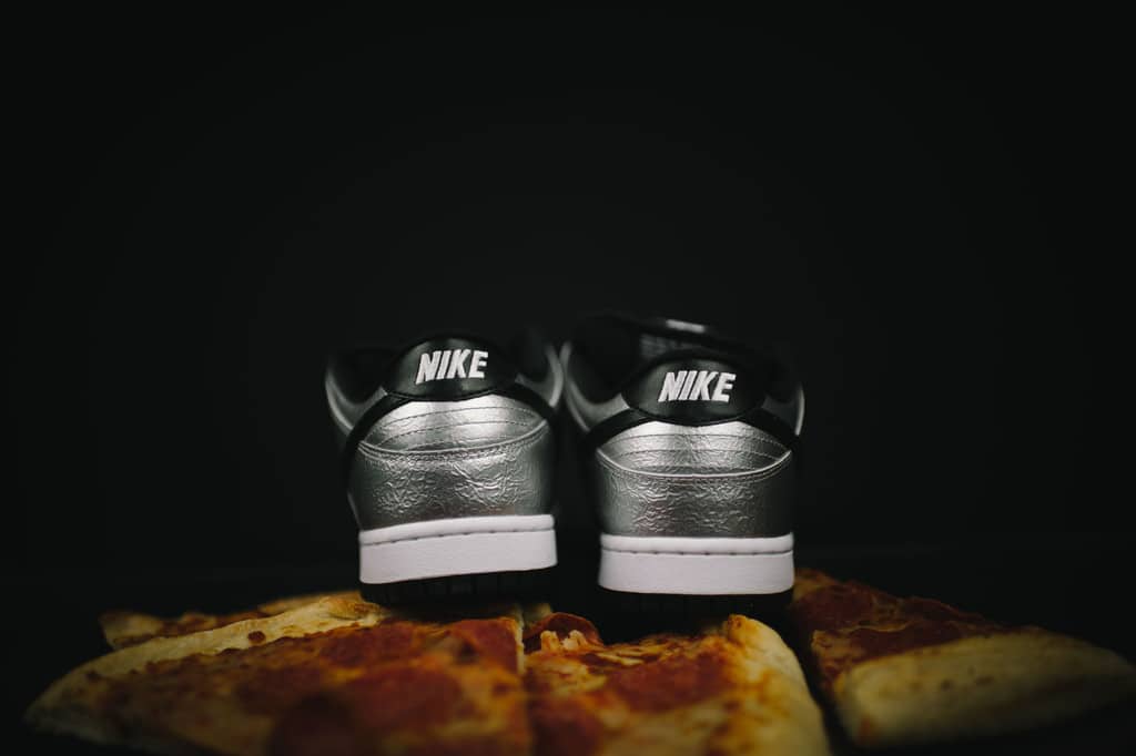 Nike_DunkLowPremiumSB_metallicsilverBlkWhite_6_1024x1024