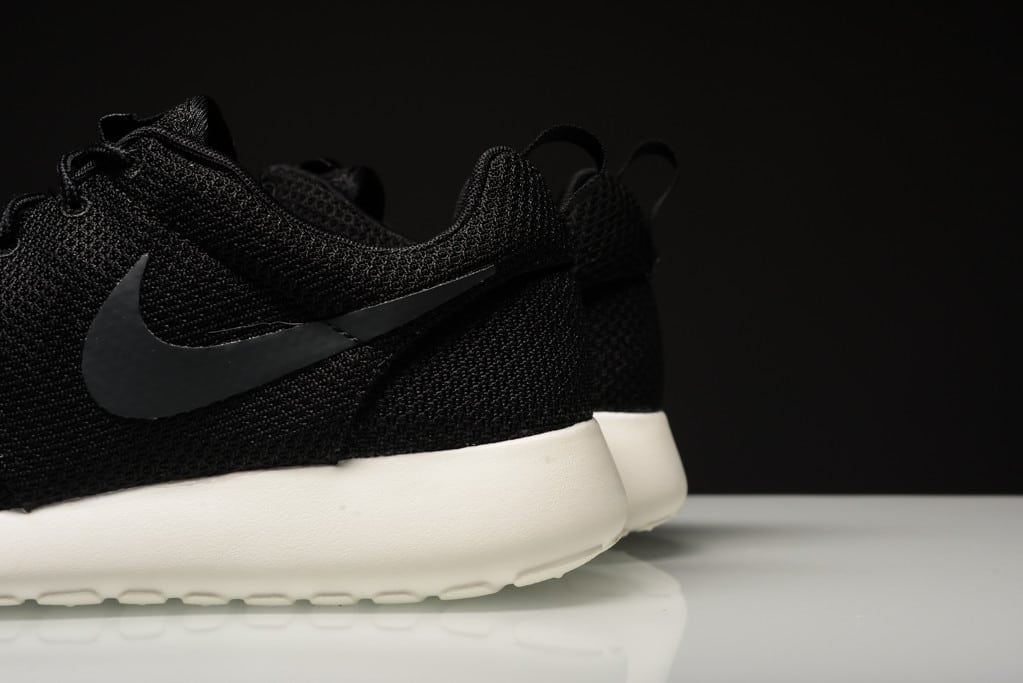 Nike_Roshe_One_Black_Sail_511881_010_Sneaker_politics-2204