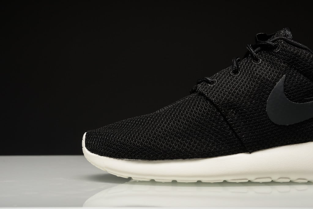 Nike_Roshe_One_Black_Sail_511881_010_Sneaker_politics-2208