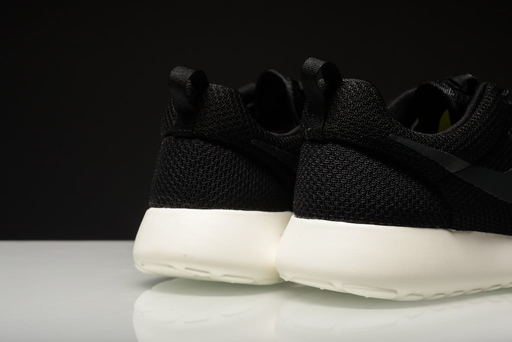 Nike_Roshe_One_Black_Sail_511881_010_Sneaker_politics-2218