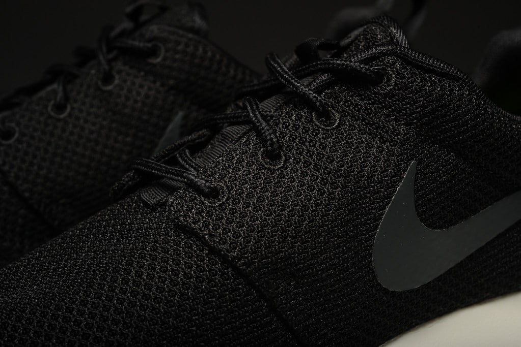 Nike_Roshe_One_Black_Sail_511881_010_Sneaker_politics-2231