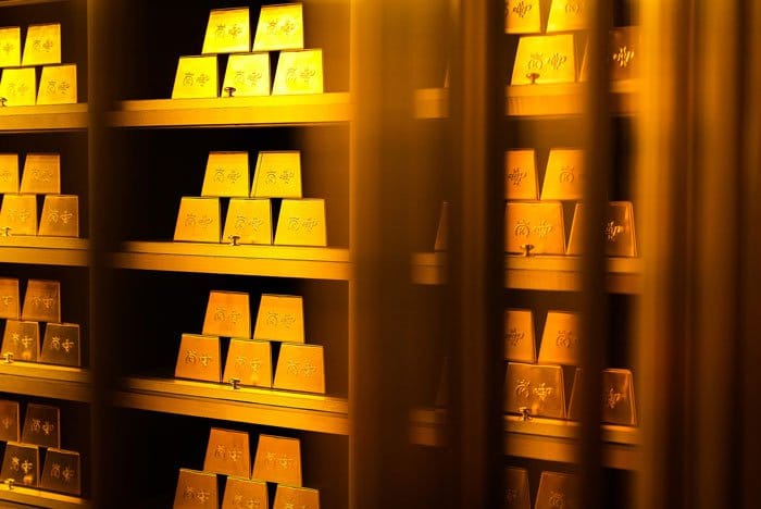 6.-Crep-Protect-x-24-Kilates-Gold-Bar-Collab