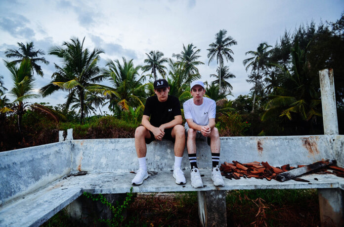 LOOKBOOK AMONGST FEW-DELIVERY THREE-3