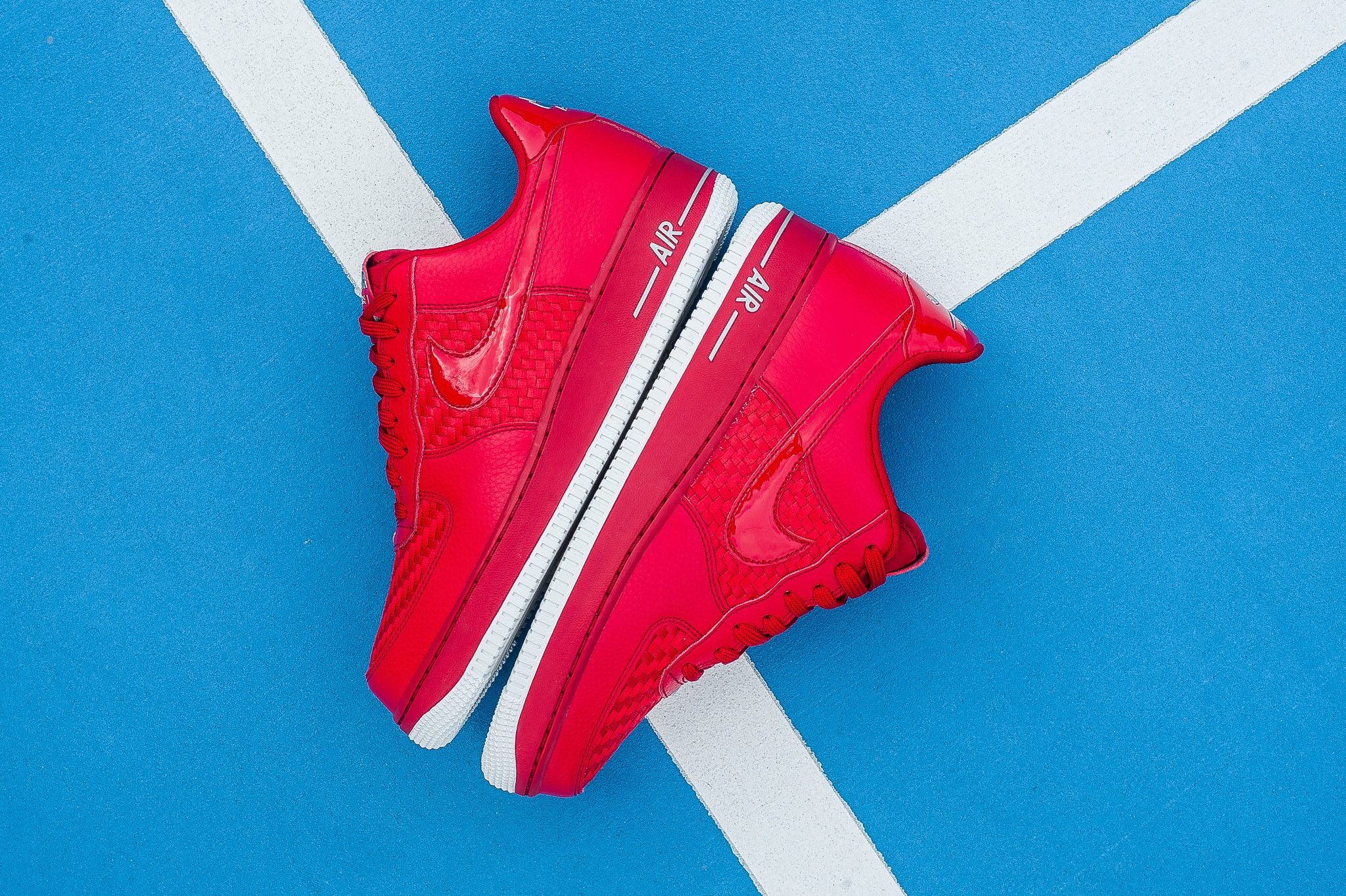 NIKE AIR FORCE 1 LOW '07 LV8 WOVEN - GYM RED