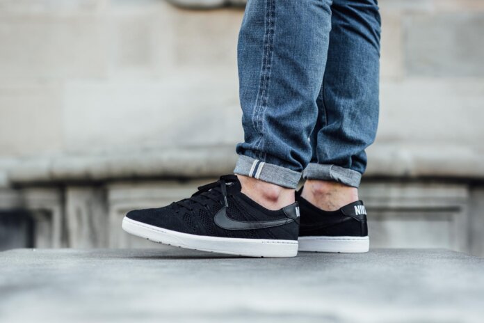 Nike Tennis Classic Ultra Flyknit-Black-Black-White-Dark Grey
