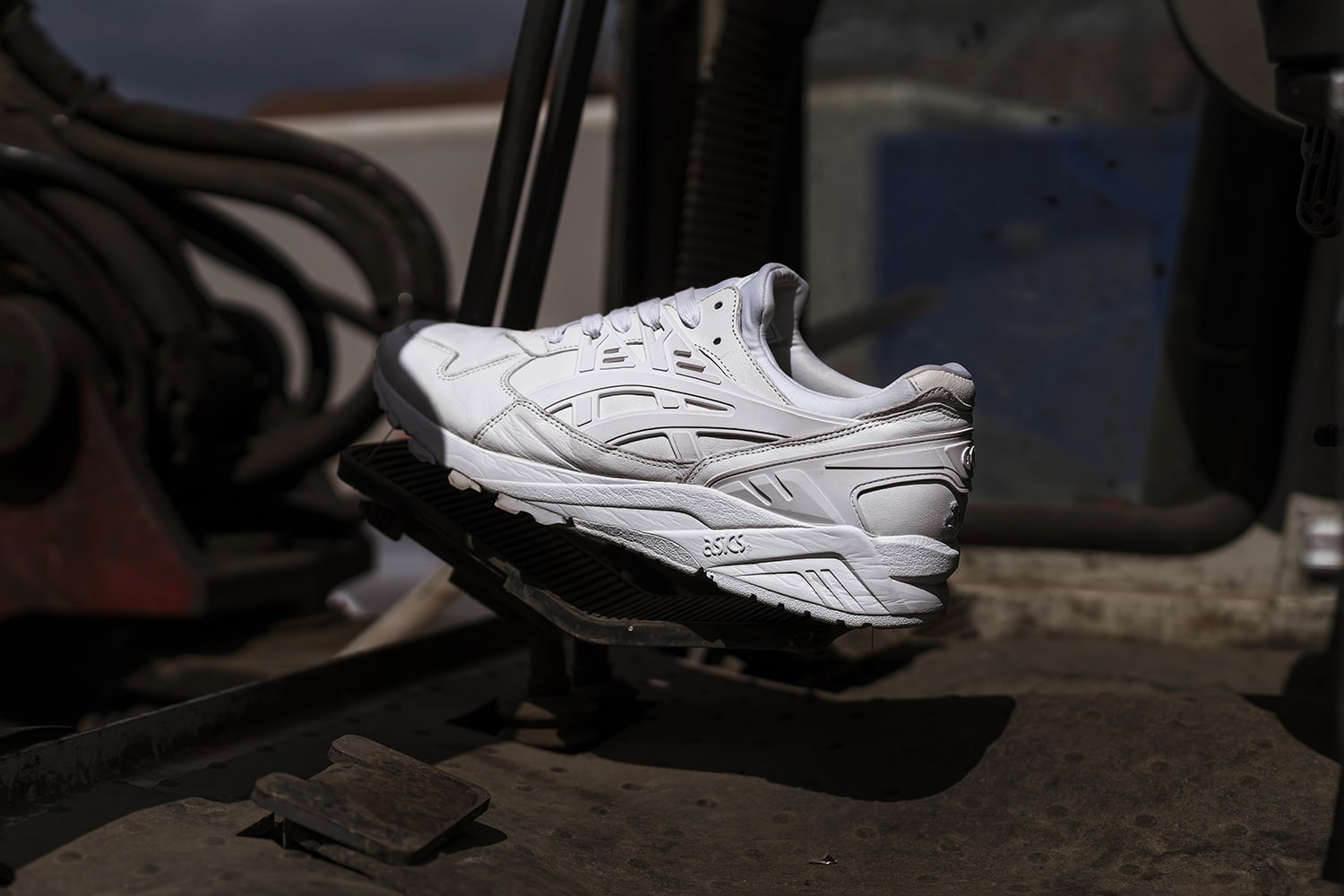 asics-white-3