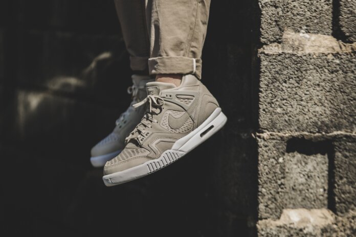 Nike Air Tech Challenge II Laser - Beige / White