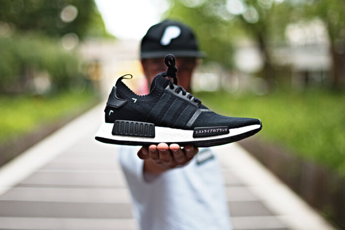 ADIDAS NMD_R1 PRIMEKNIT-BLACK JAPAN
