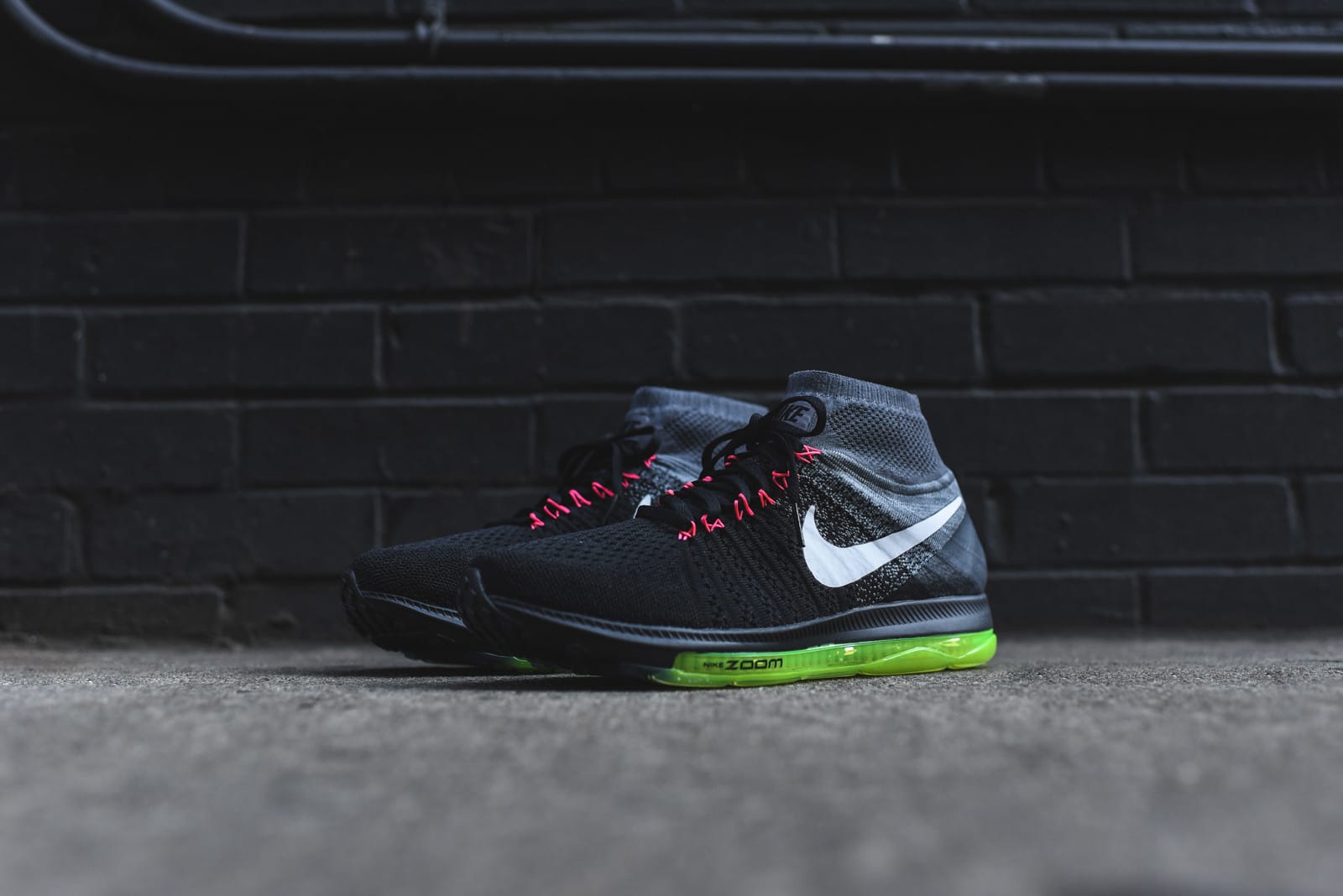 Nike_Zoom_All_Out_Flyknit_Pre_Heat_Black_Grey_Volt_3