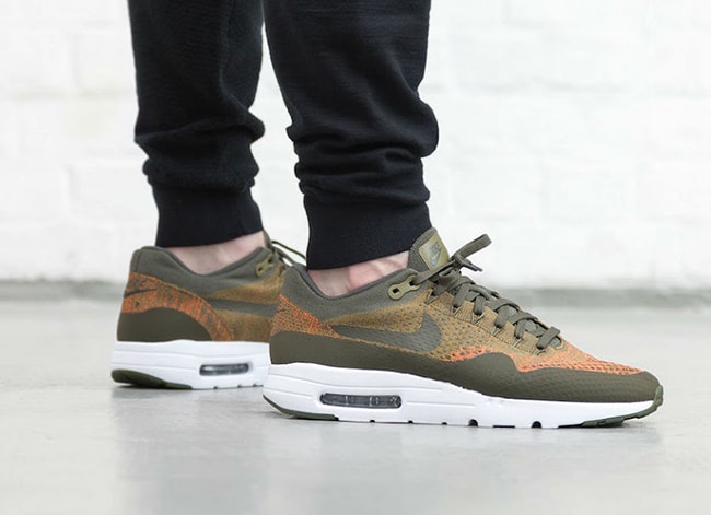 Nike Air Max 1 Ultra Flyknit-Cargo Khaki-2