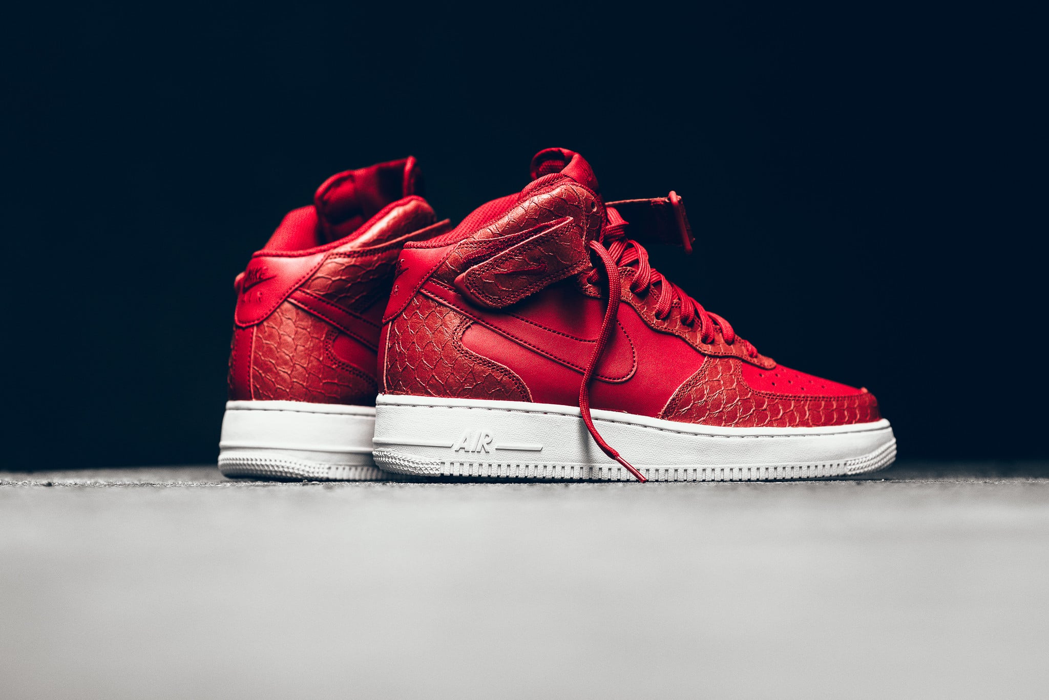 NIKE AIR FORCE 1 MID-RED PYTHON-1
