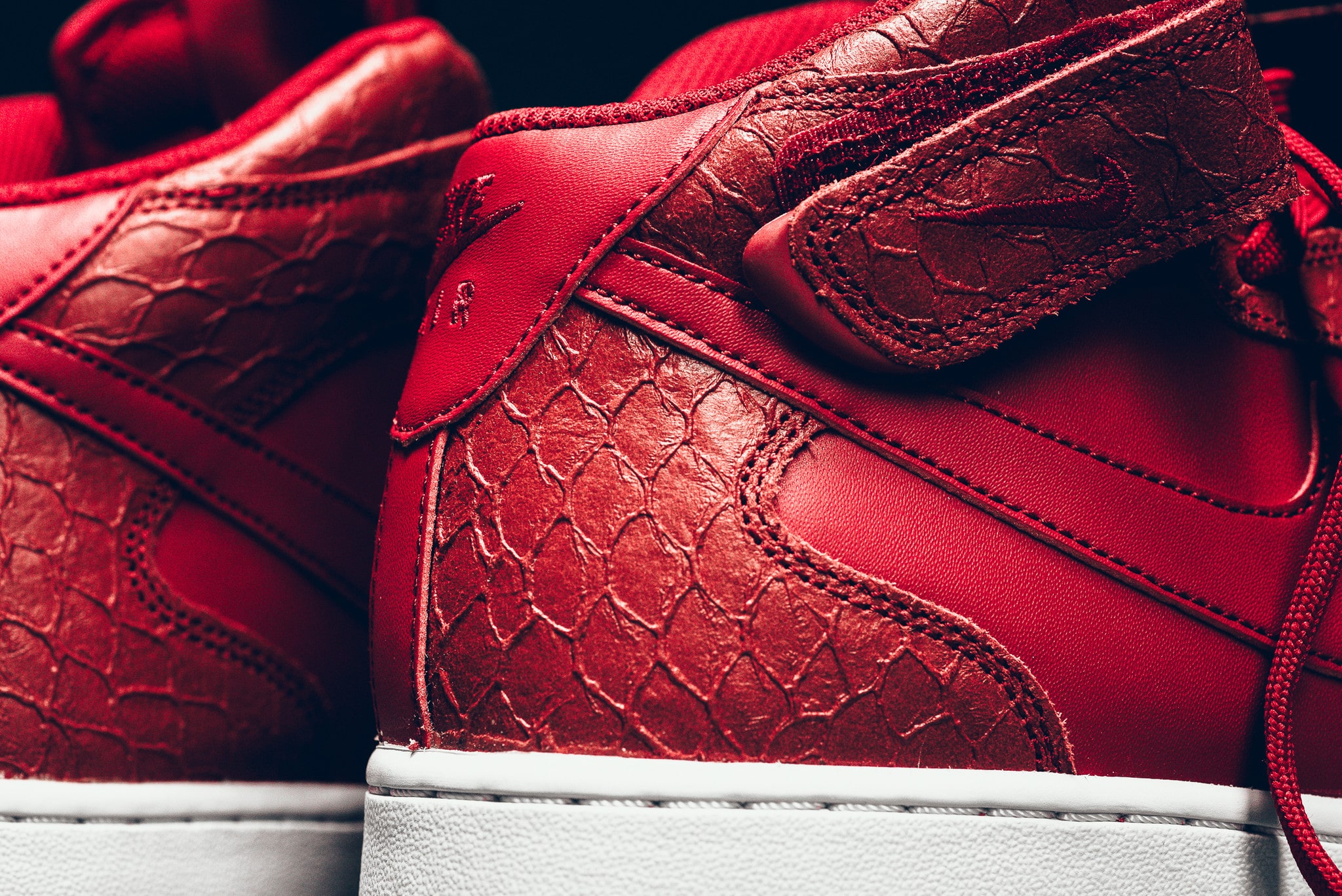 NIKE AIR FORCE 1 MID-RED PYTHON-2
