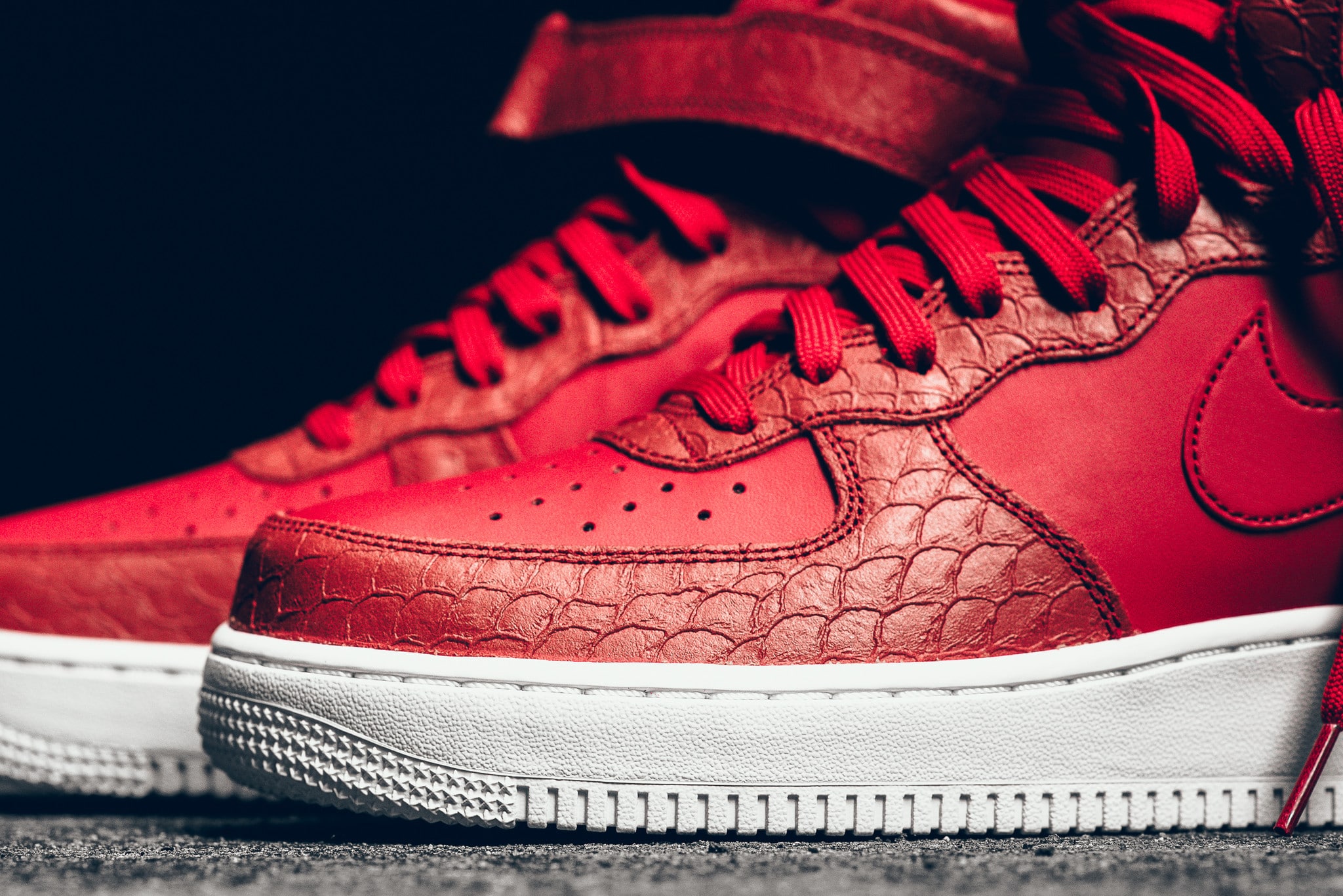 NIKE AIR FORCE 1 MID-RED PYTHON-4