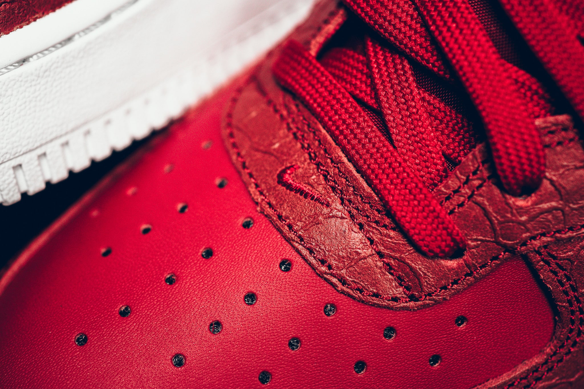 NIKE AIR FORCE 1 MID-RED PYTHON-5