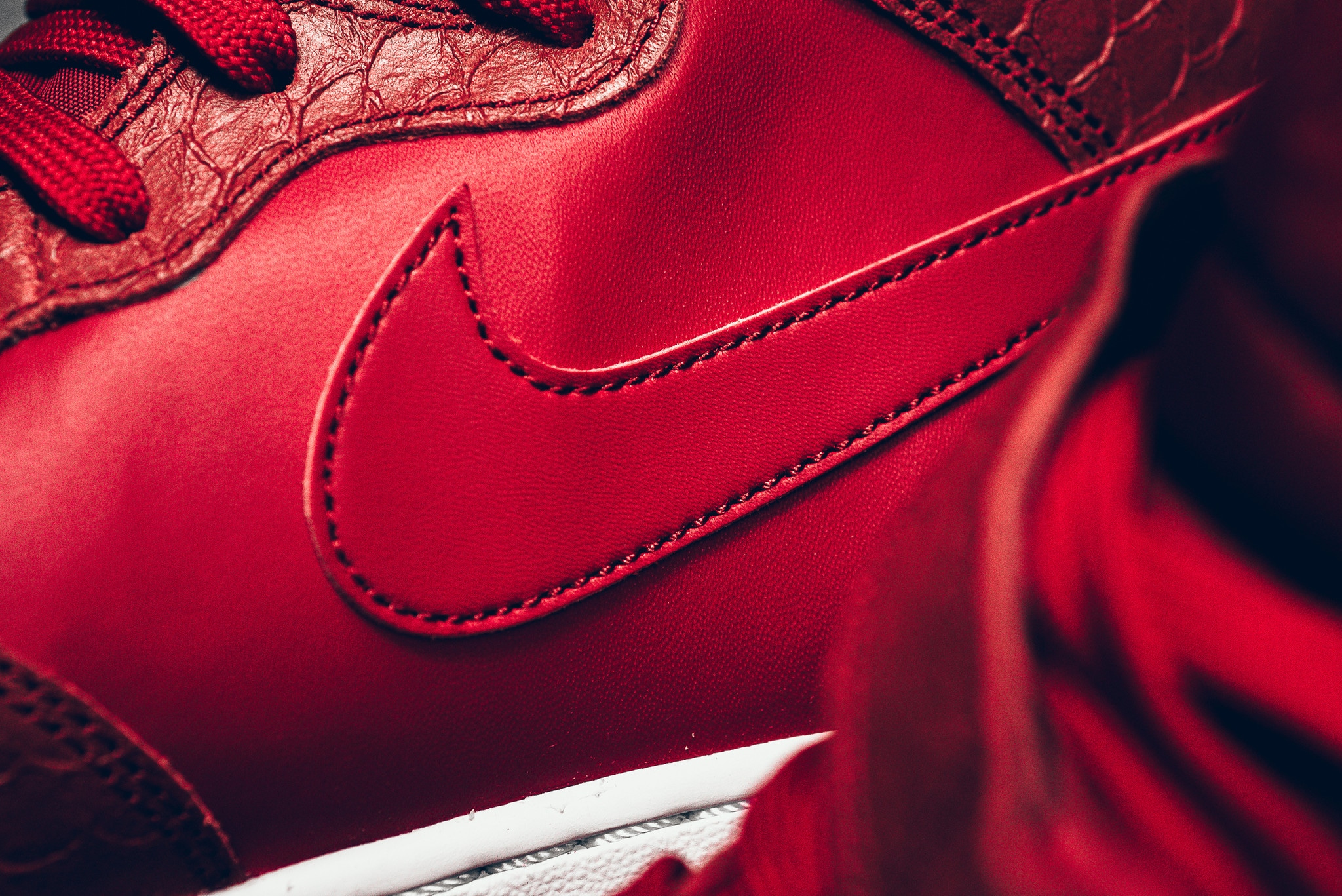 NIKE AIR FORCE 1 MID-RED PYTHON-6