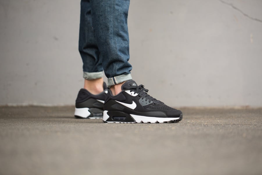 nike-air-max-90-ultra-se-black-white-845039-001-mood-1