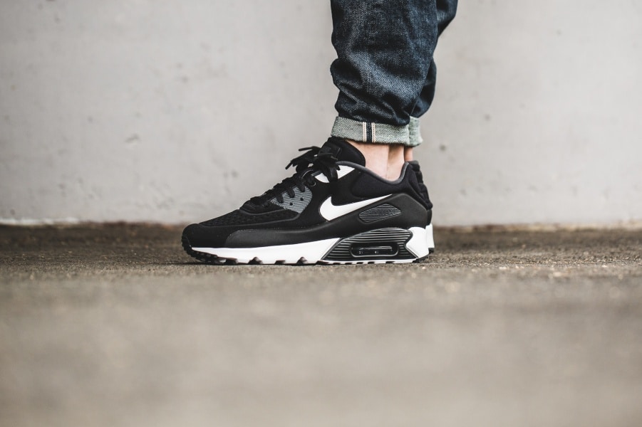 nike-air-max-90-ultra-se-black-white-845039-001-mood-2