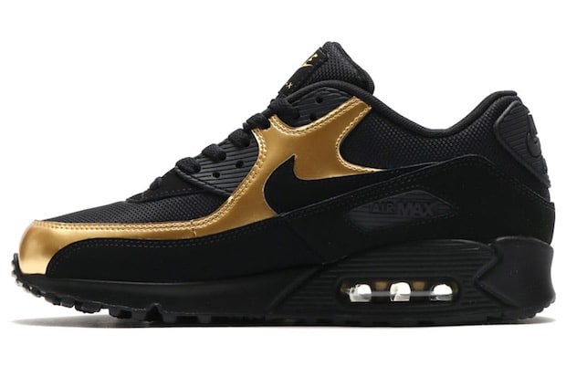 NIKE SPORTSWEAR-BLACK AND GOLD PACK-3