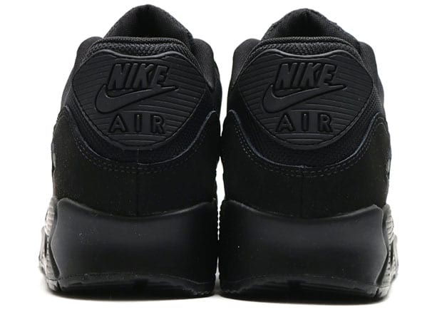 NIKE SPORTSWEAR-BLACK AND GOLD PACK-5