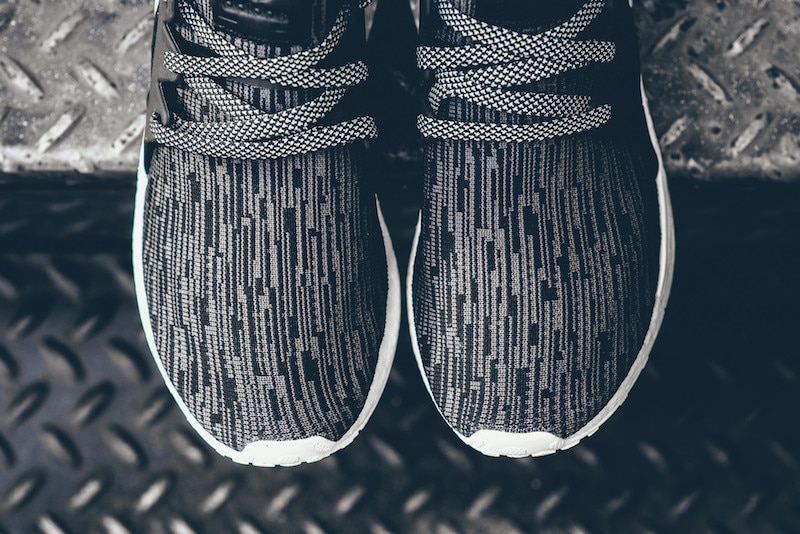 adidas-originals-nmd-xr1-core-black-sky-blue-2