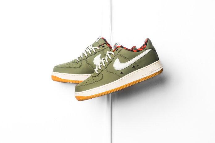 Nike Air Force 1 07 LV8 Raining Buckets Urban Haze Team Orange